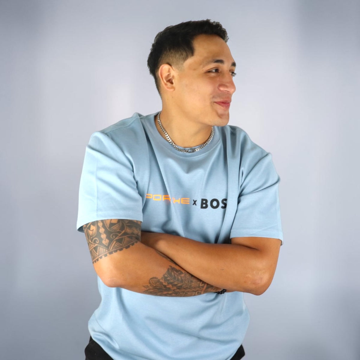 PLAYERA PORSCHE X BOSS - Azul cielo